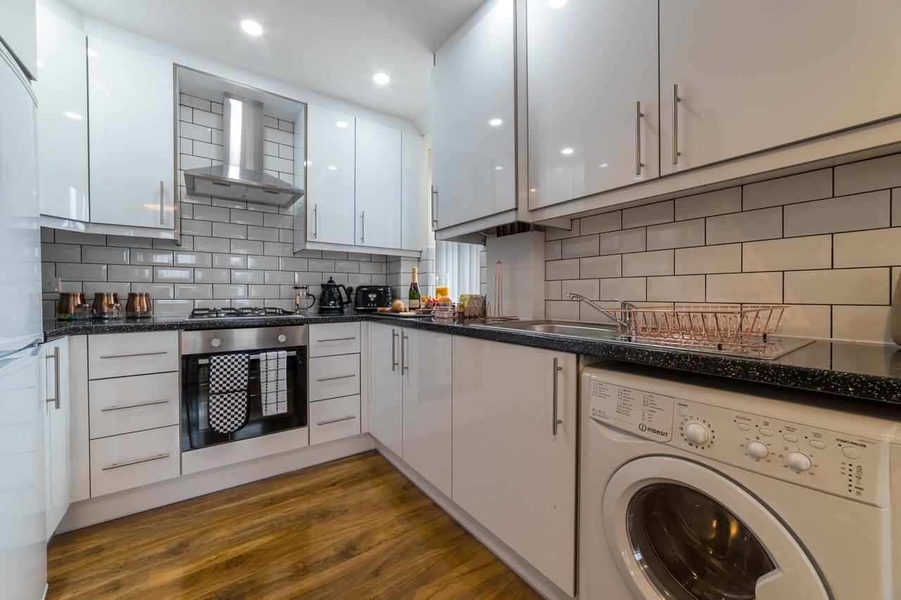 London Heathrow Serviced Apartments Ashford  Экстерьер фото