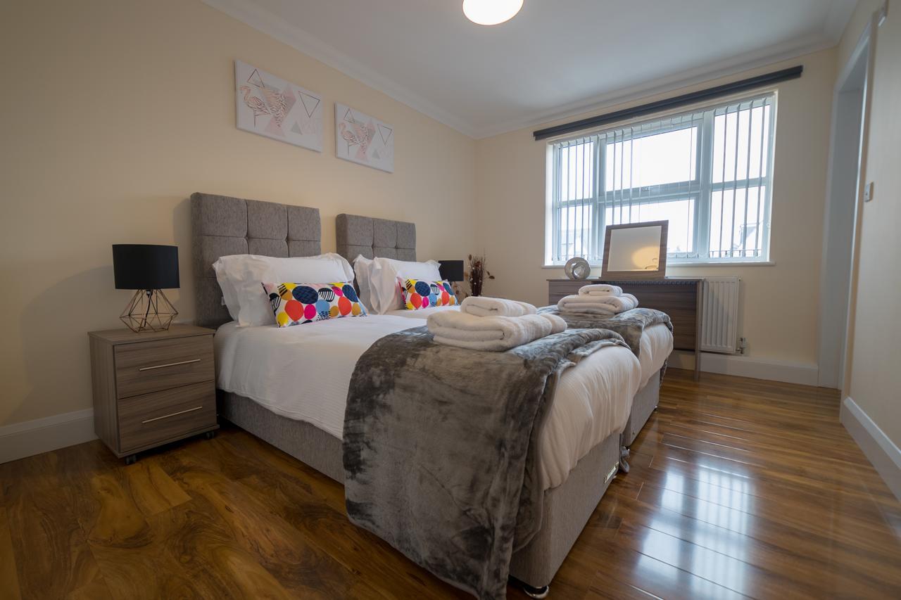 London Heathrow Serviced Apartments Ashford  Экстерьер фото