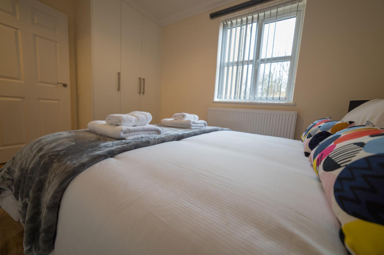 London Heathrow Serviced Apartments Ashford  Экстерьер фото