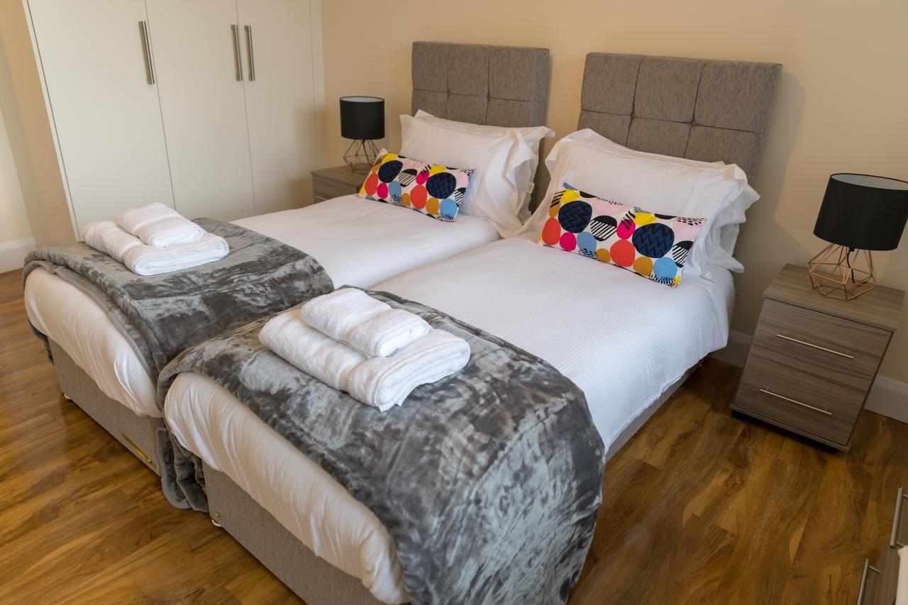 London Heathrow Serviced Apartments Ashford  Экстерьер фото