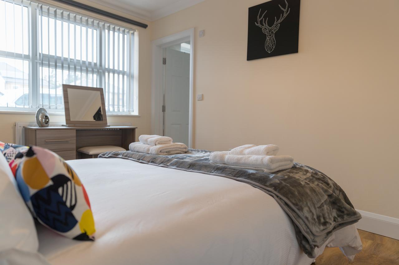 London Heathrow Serviced Apartments Ashford  Экстерьер фото