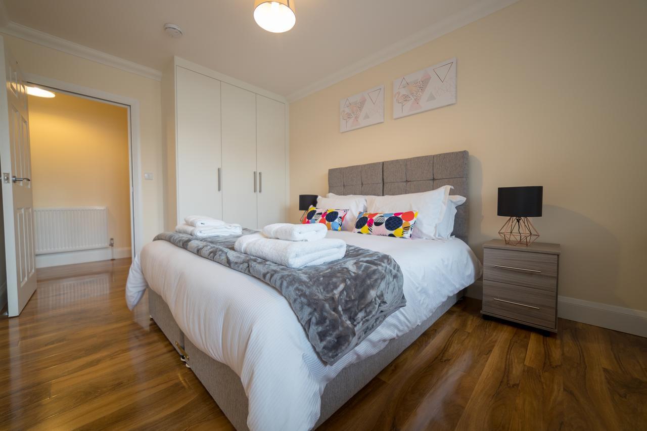 London Heathrow Serviced Apartments Ashford  Экстерьер фото