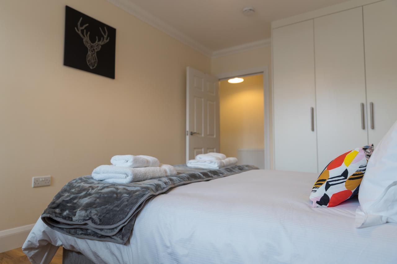 London Heathrow Serviced Apartments Ashford  Экстерьер фото